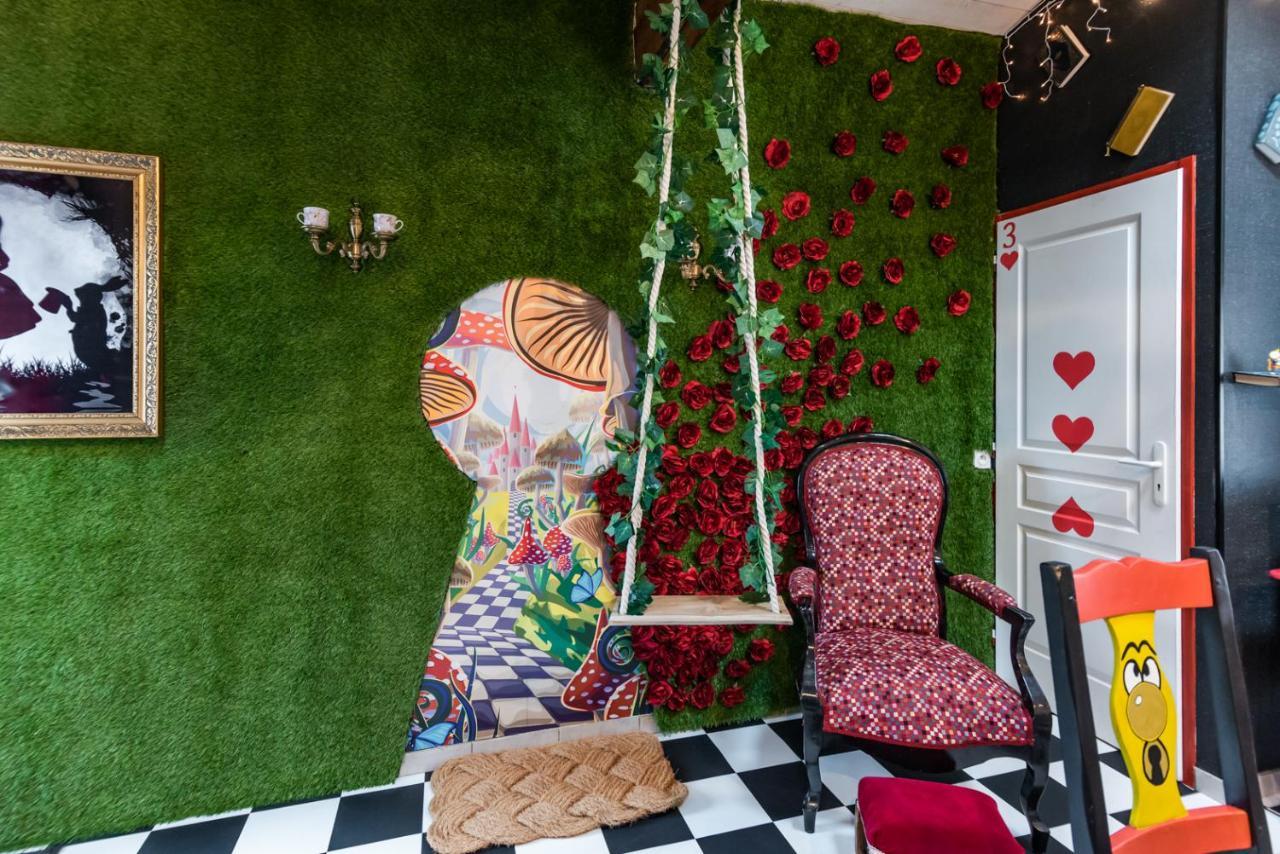 Insolite Alice In Wonderland Gujan-Mestras Exteriér fotografie
