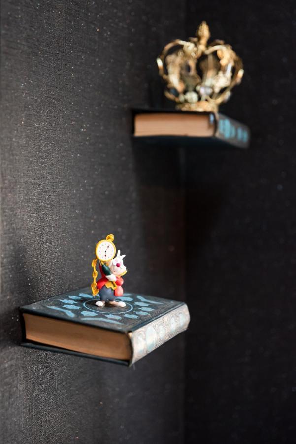 Insolite Alice In Wonderland Gujan-Mestras Exteriér fotografie